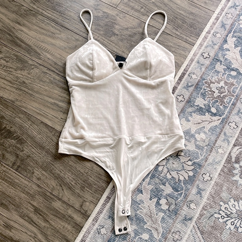 NWT - Express Body Contour